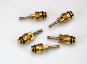 Mechanizm zaworu, zaworek serwisowy  GM M8 wentylek