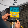 Oprawa zaworowa z wbudowanym wakuometrem SM482V Fieldpiece