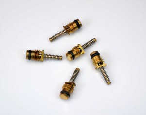 Mechanizm zaworu, zaworek serwisowy GM wentylek